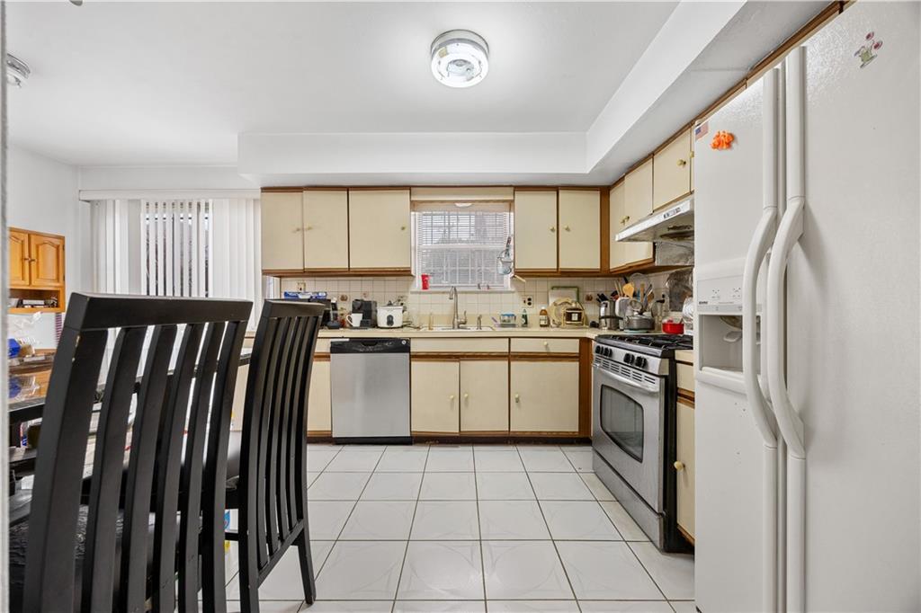 306 Hylan Boulevard, Staten  Island, New York, 10305 image 10