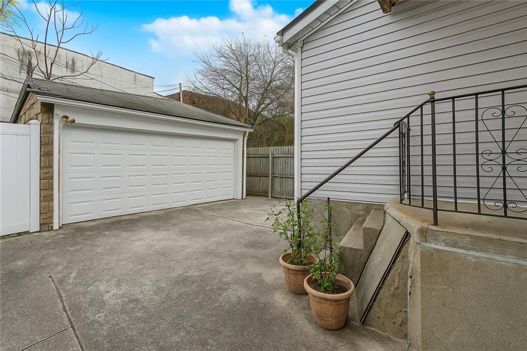 1654 East 51st Street Image 3