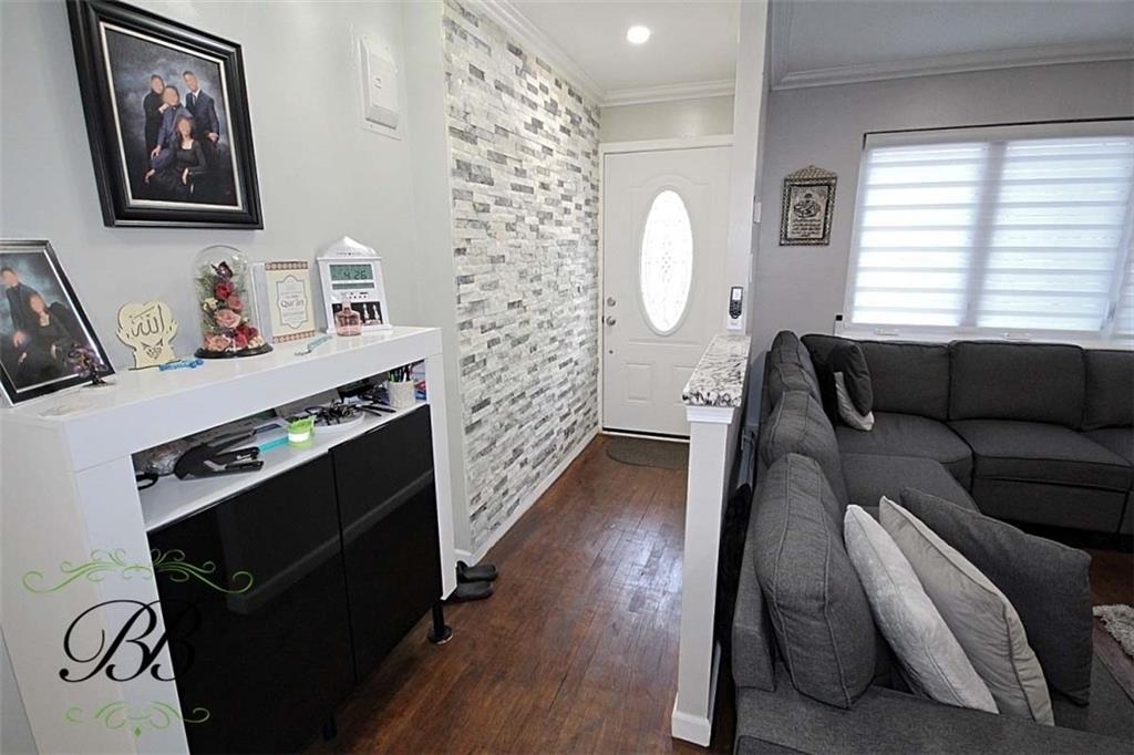 1230 East 73rd Street Image 5