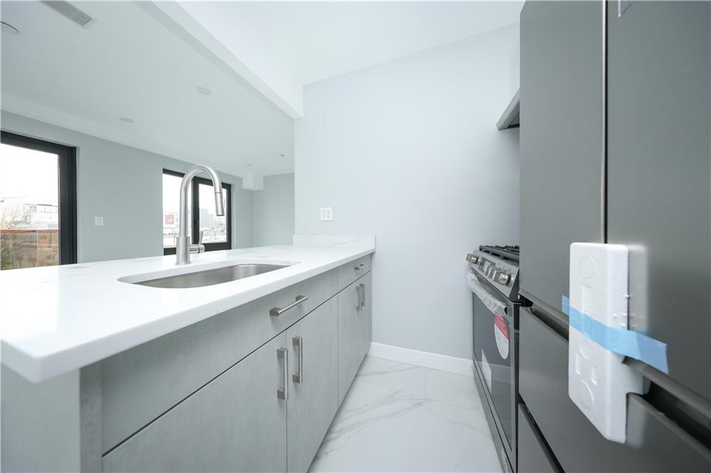 643 5th Avenue 3C Image 4