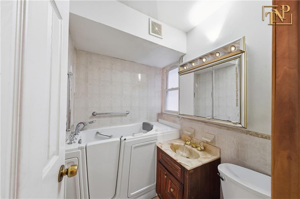 661 Euclid Avenue, Brooklyn, New York, 11208 image 11