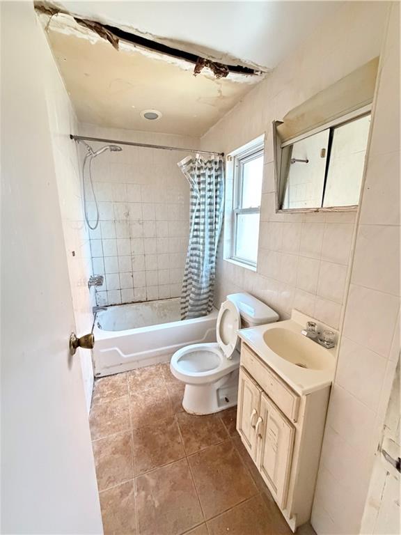 2736 Haring Street Image 4