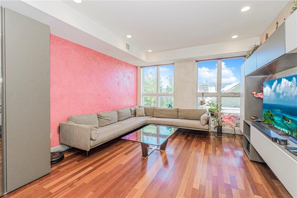 3116 EMMONS Avenue 4 Image 2