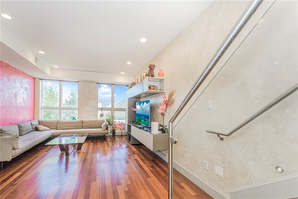 3116 EMMONS Avenue 4 Image 4