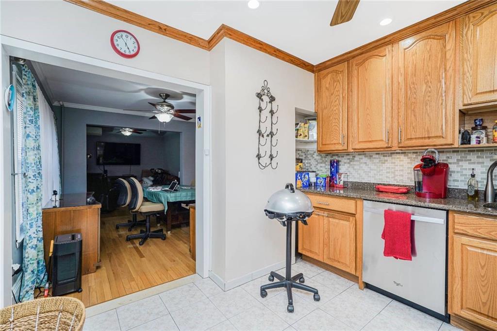 8686 Bay 16 Street, Brooklyn, New York, 11214 image 20