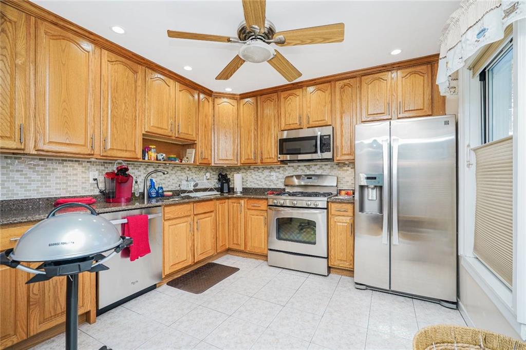 8686 Bay 16 Street, Brooklyn, New York, 11214 image 21