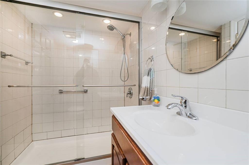 8686 Bay 16 Street, Brooklyn, New York, 11214 image 37