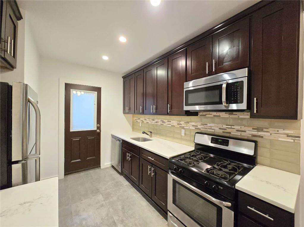 151 Noll Street, Brooklyn, New York, 11206 image 15