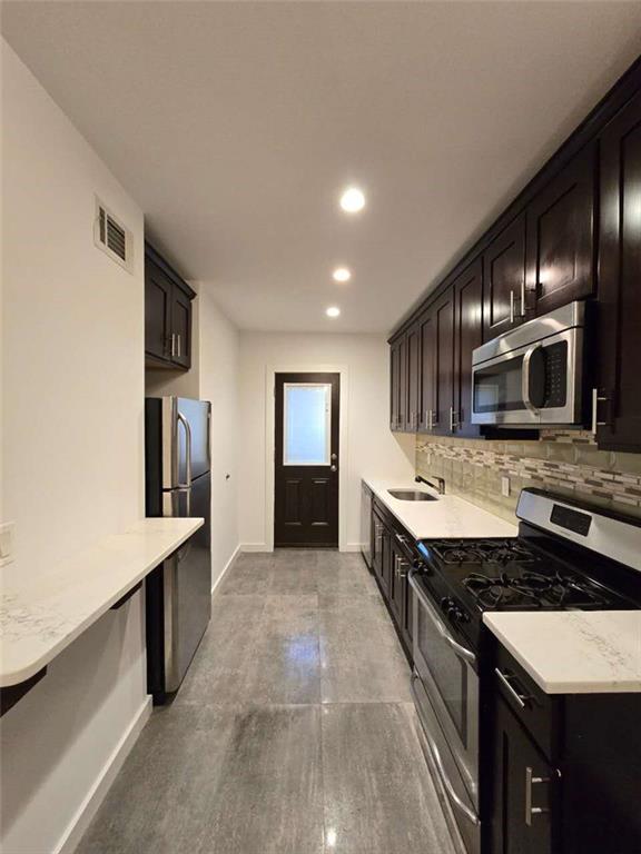 151 Noll Street, Brooklyn, New York, 11206 image 17