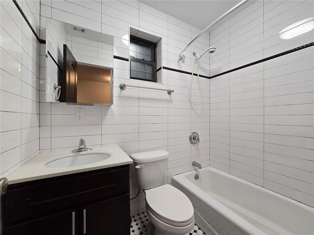 151 Noll Street, Brooklyn, New York, 11206 image 19