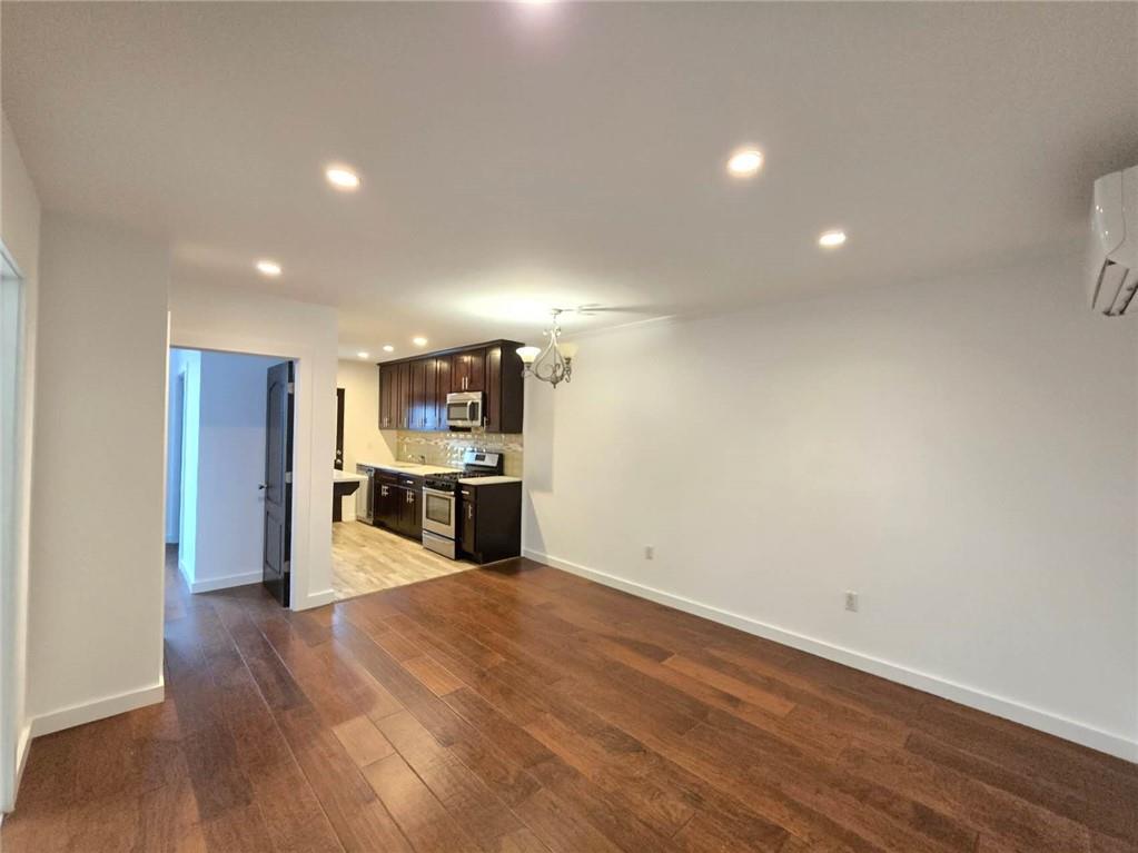 151 Noll Street, Brooklyn, New York, 11206 image 27