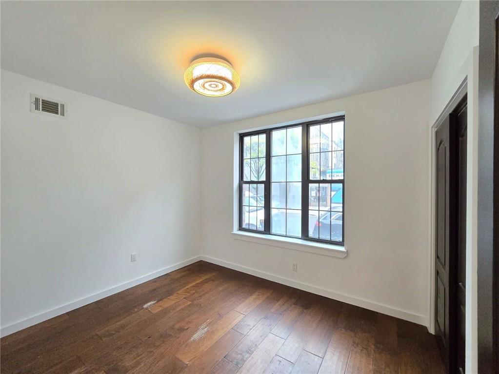 151 Noll Street Image 5