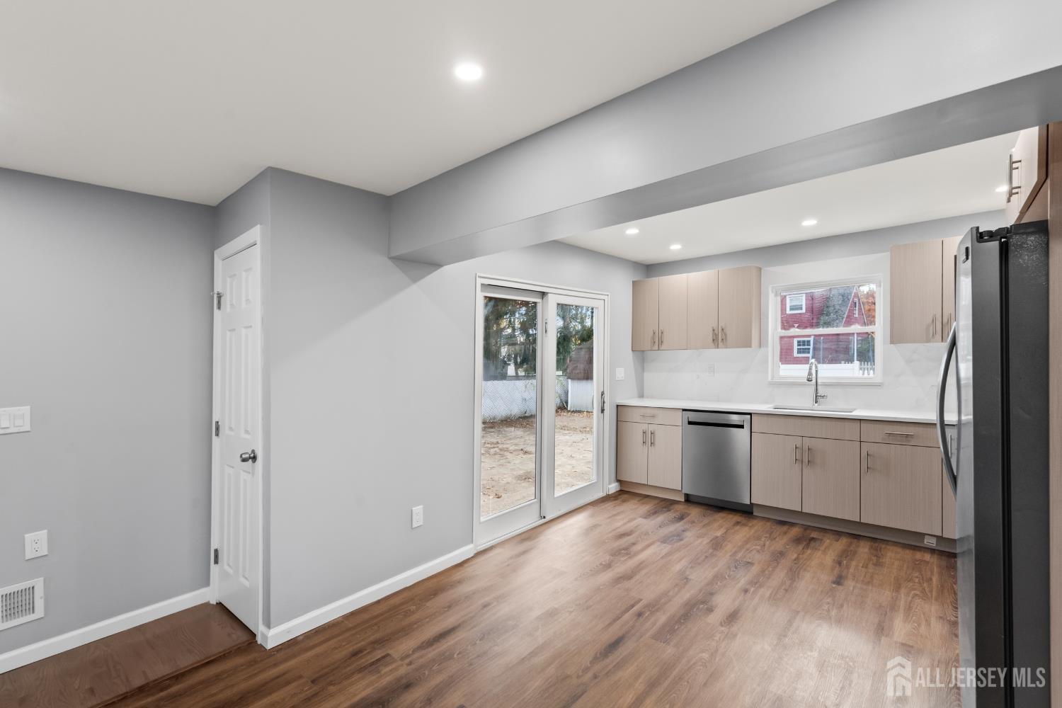 27 Harrison Avenue Image 5