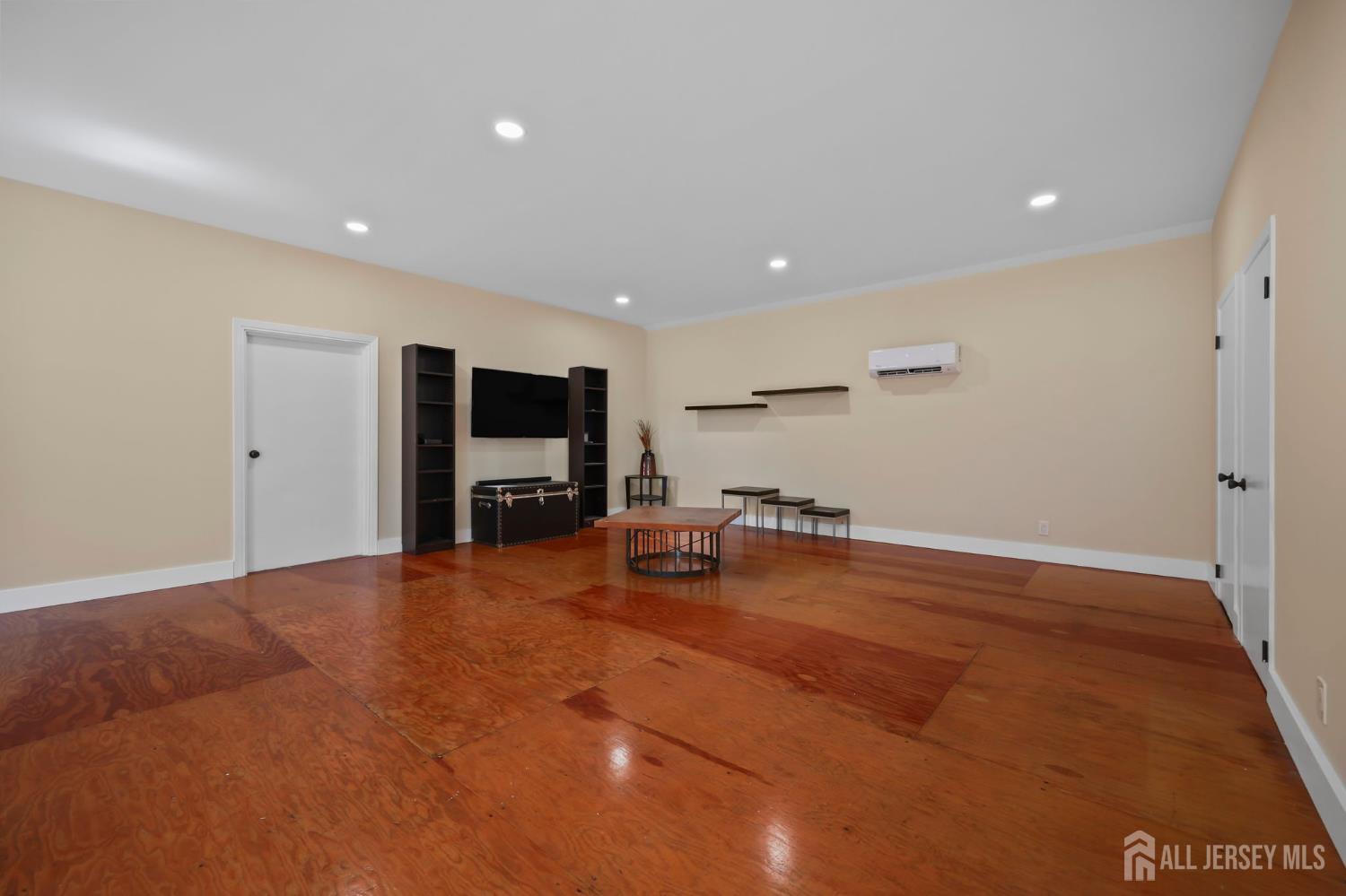 7 Lake Avenue, Helmetta, NJ, 08828 image 21