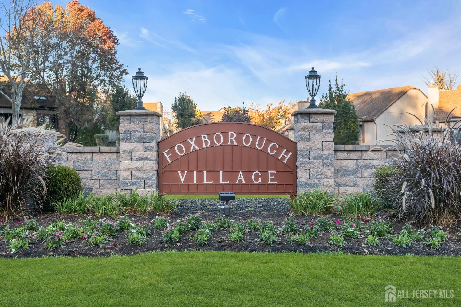 225 SILVER Lane Image 2