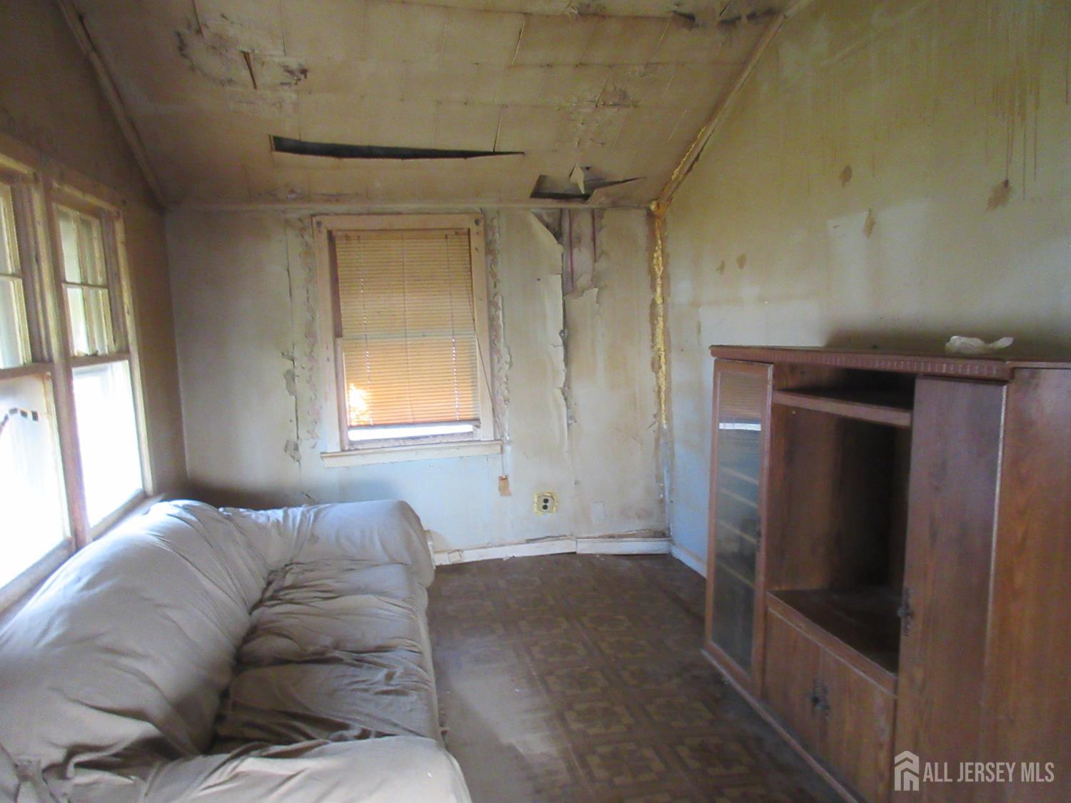 136 Hilltop Boulevard Image 4