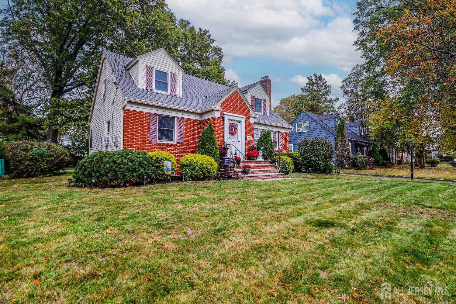 331 W Inman Avenue Image 2