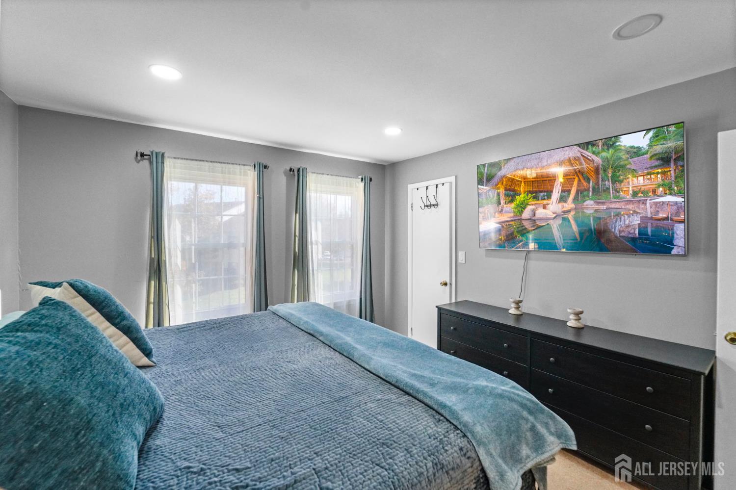 279 Hatfield Lane, East Brunswick, NJ, 08816 image 9