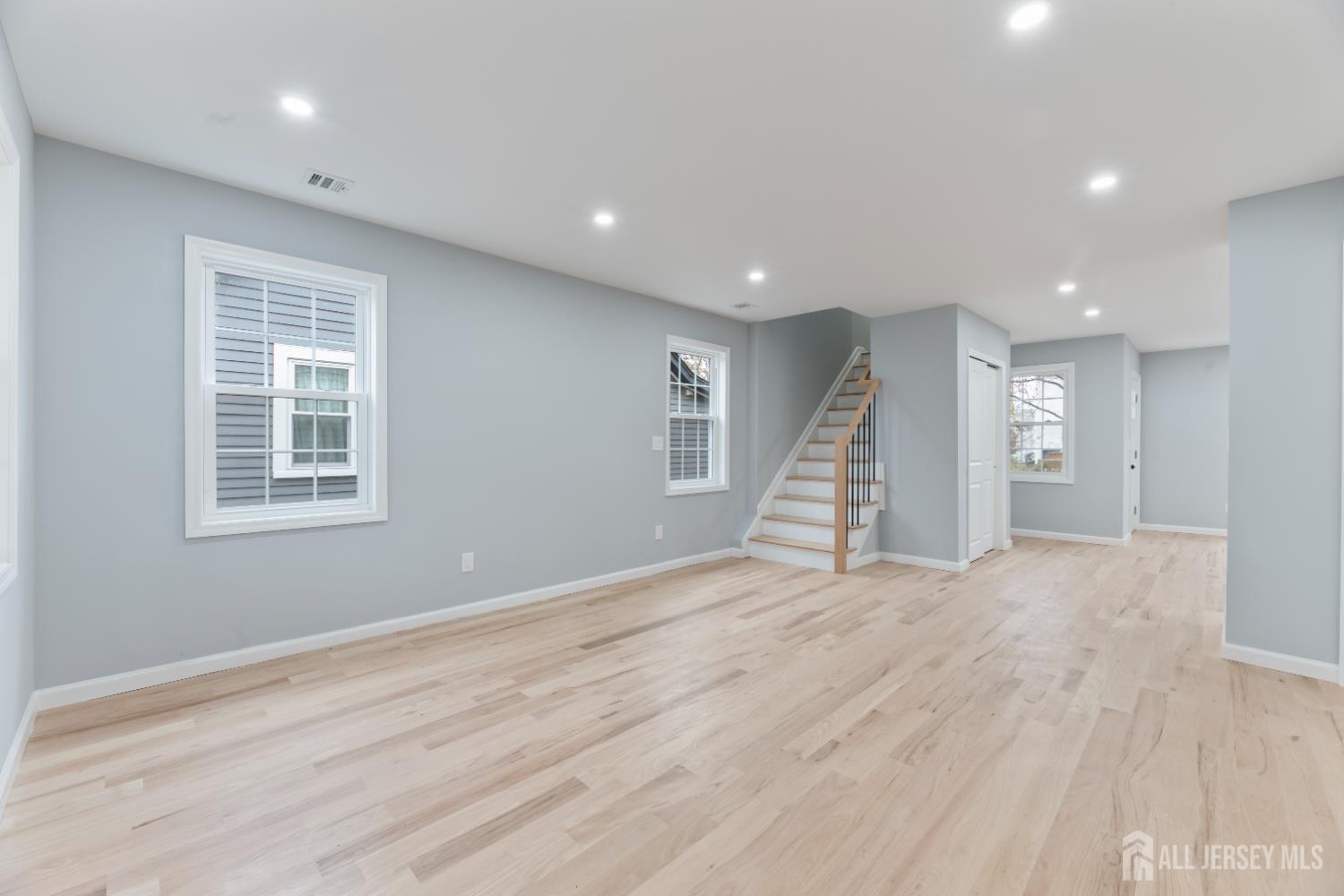 583 3rd Avenue Image 5