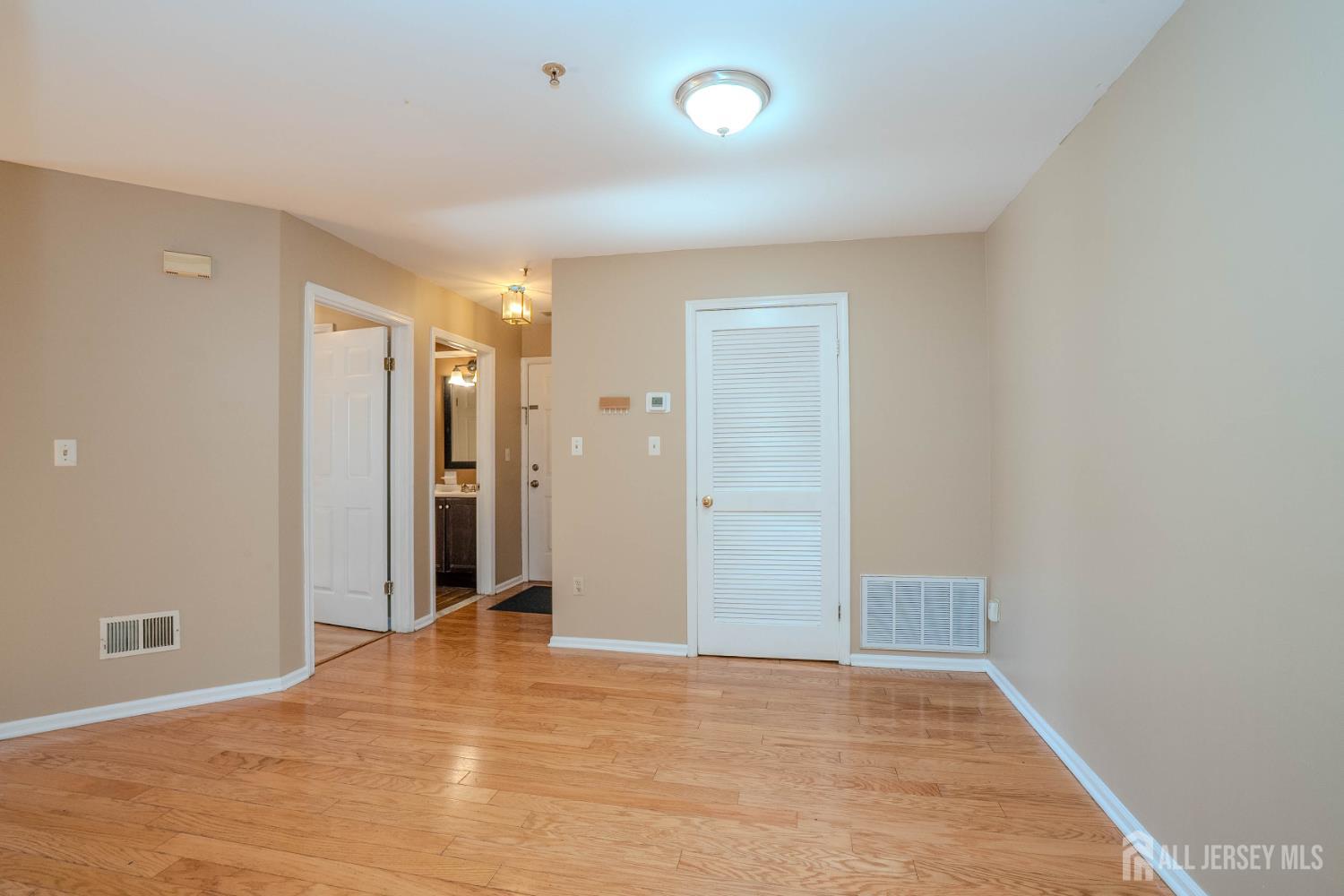 513 Waterford Drive, Edison, NJ, 08817 image 8