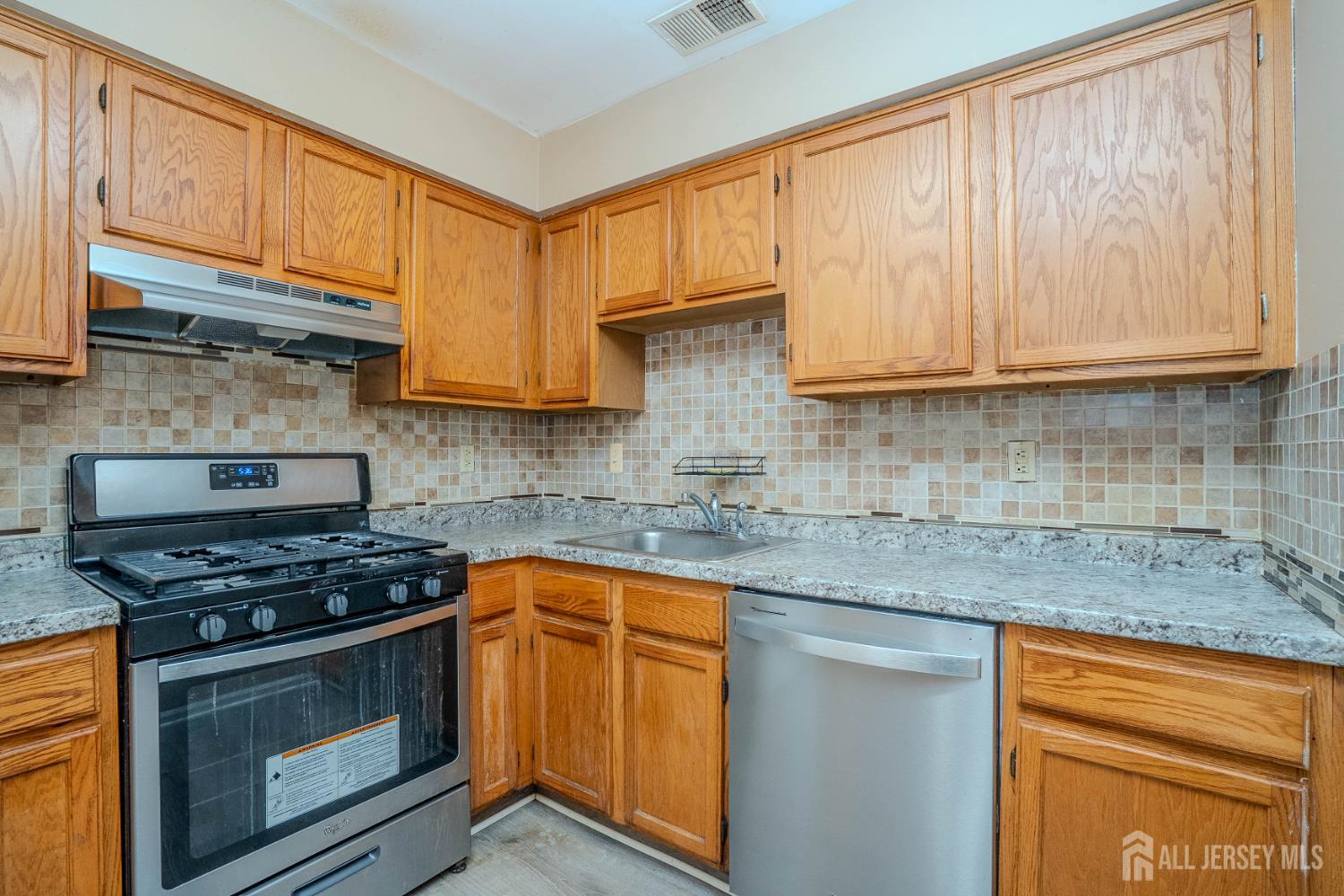 513 Waterford Drive, Edison, NJ, 08817 image 10