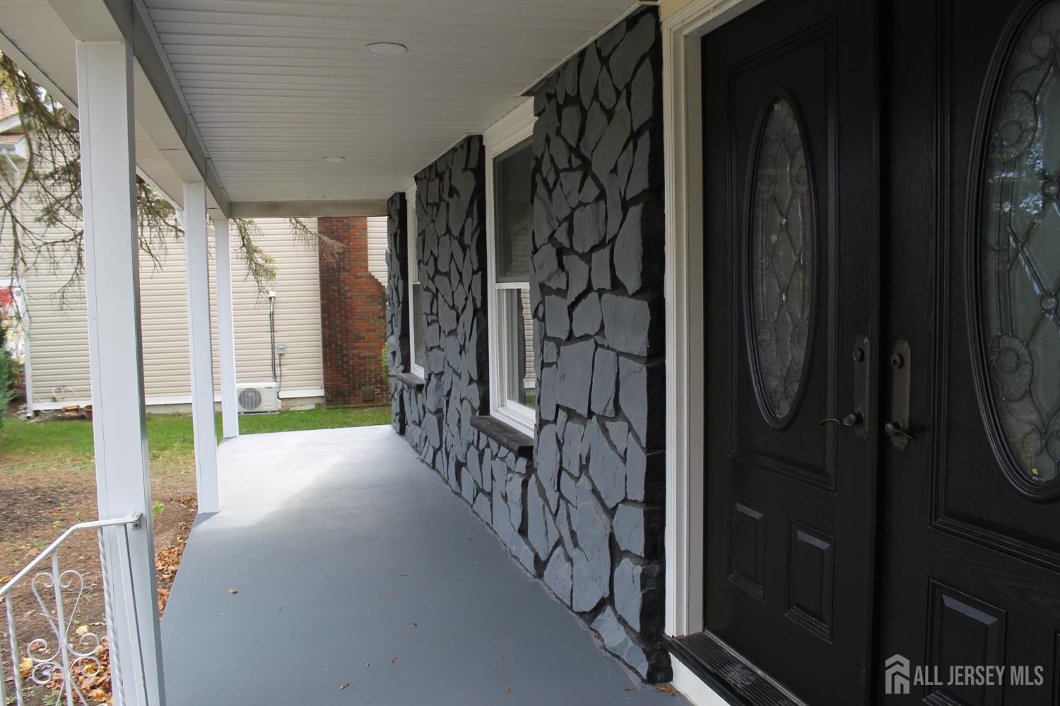 1 Sussex Road Image 3