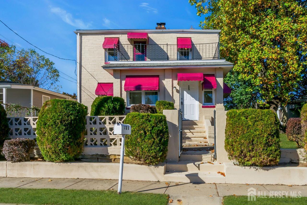 125 robbins Avenue Image 2