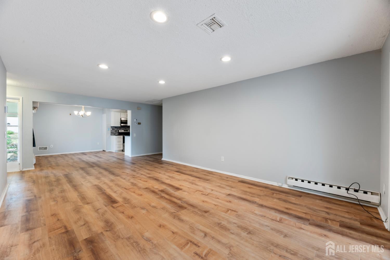 166 Laurel Plaza 166c Image 5