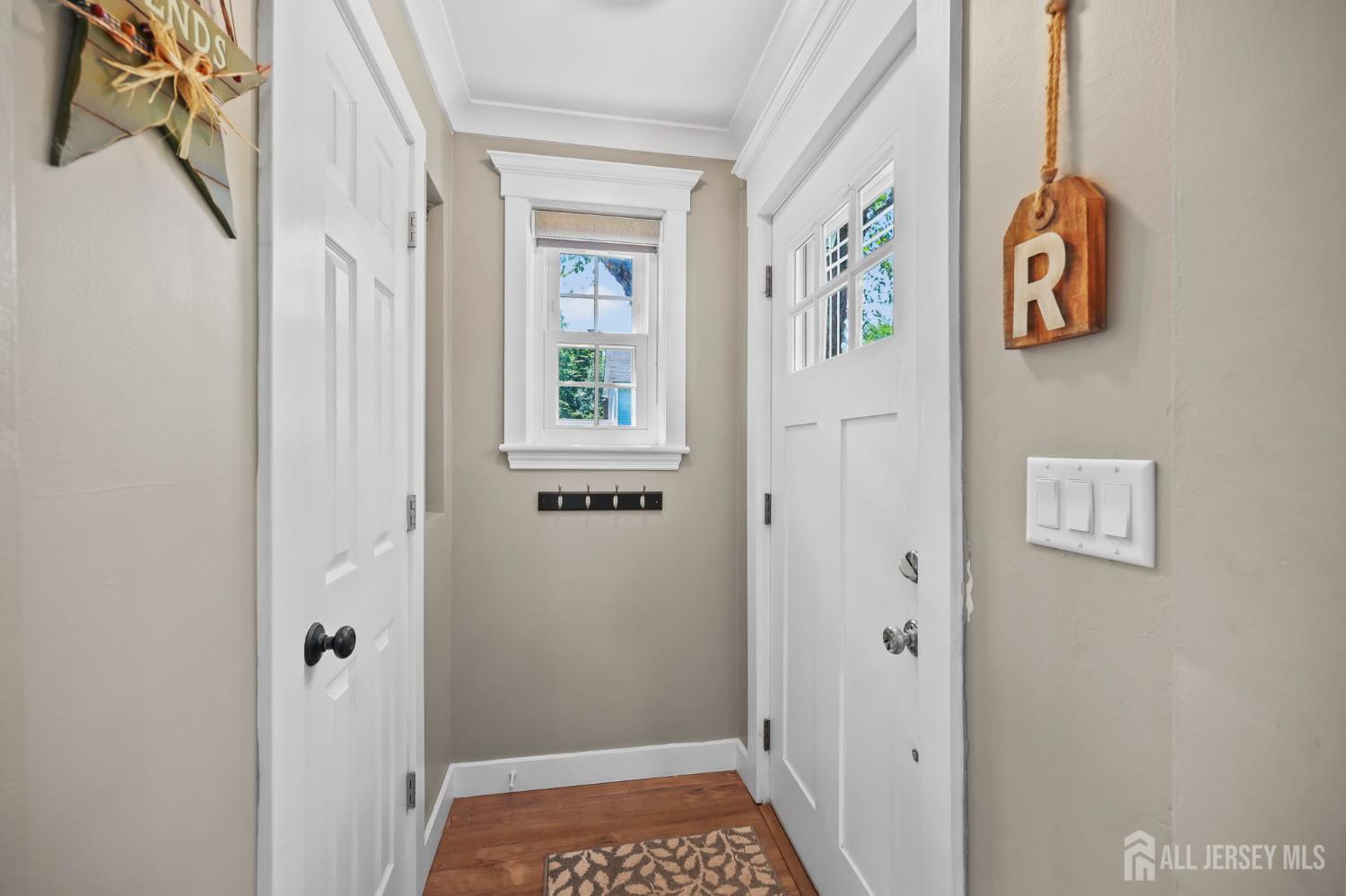 7 Lake Avenue Image 3