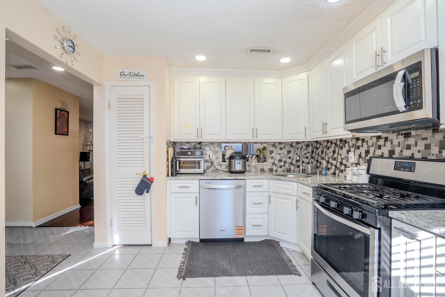 58 Park Gate Drive, Edison, NJ, 08820 image 10