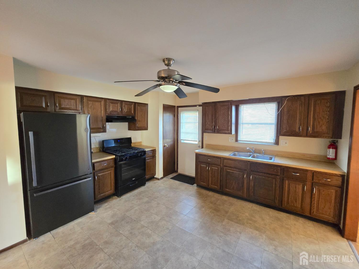 975-A & B Bergen Avenue, North Brunswick, NJ, 08902 image 38