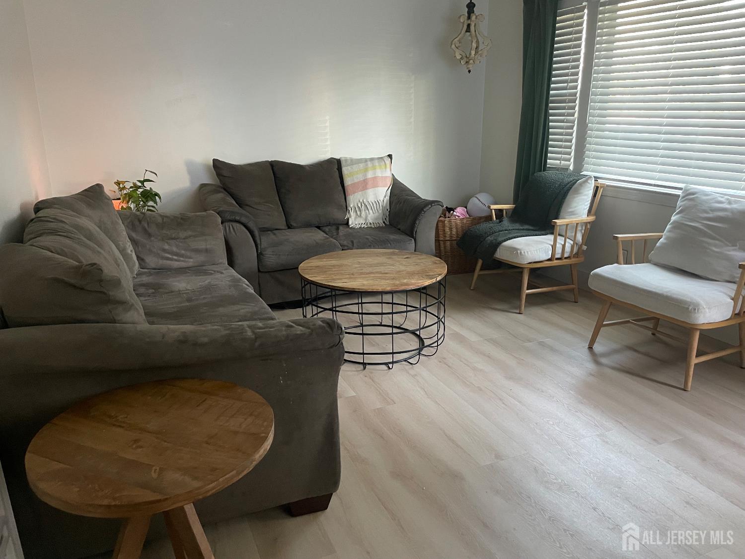 2705 Woodbridge Avenue Image 4