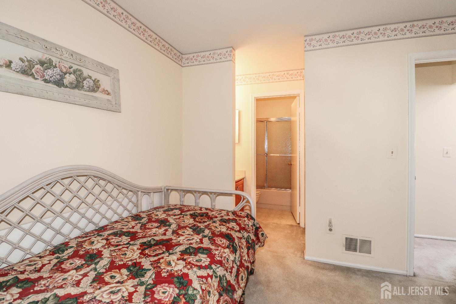 288 Waterlou Court, Franklin Twsp, NJ, 08873 image 32