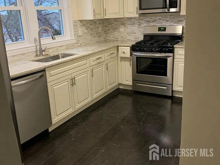 209 Gatzmer Avenue Image 3