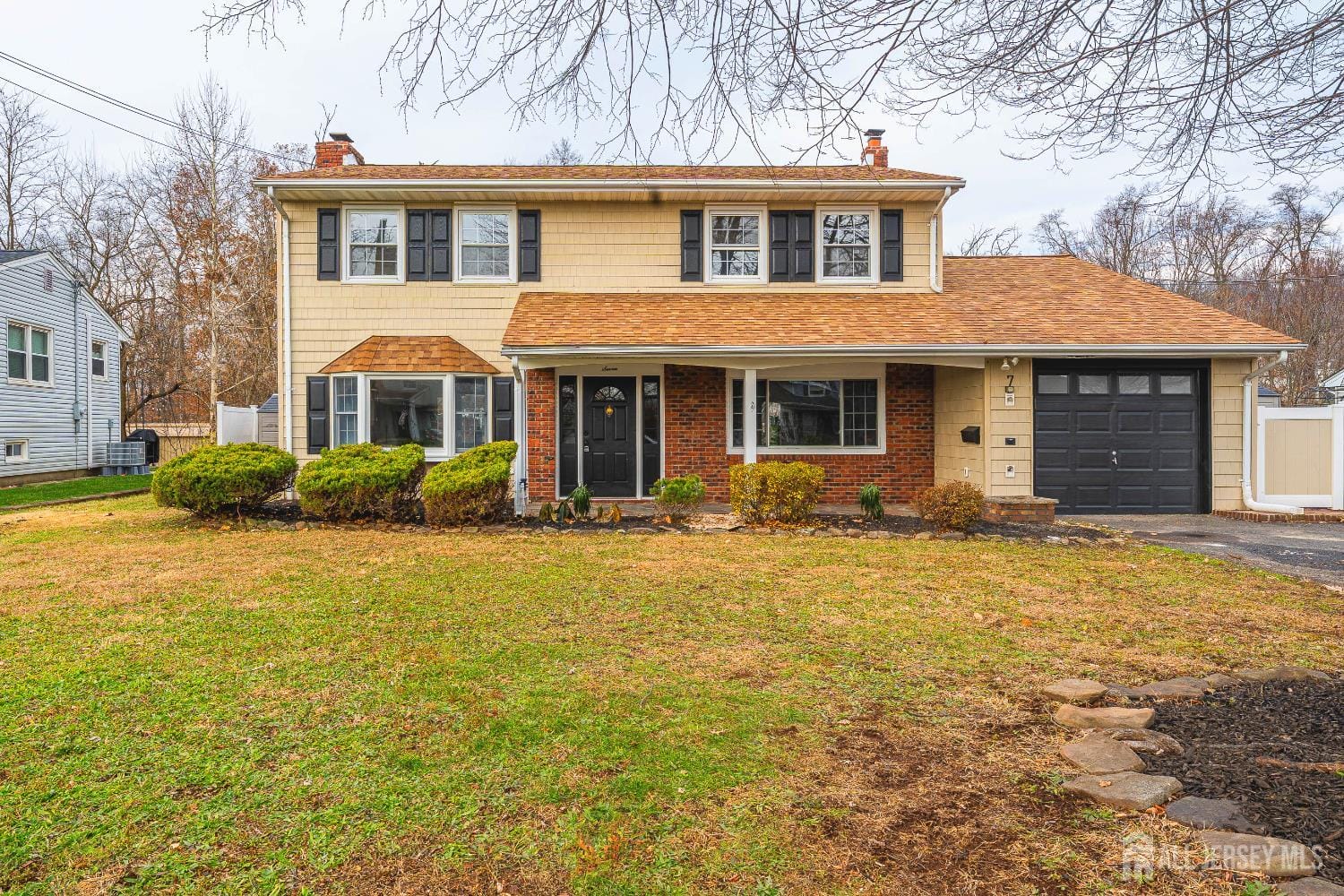 7 Weiss Drive, Middlesex, NJ, 08846