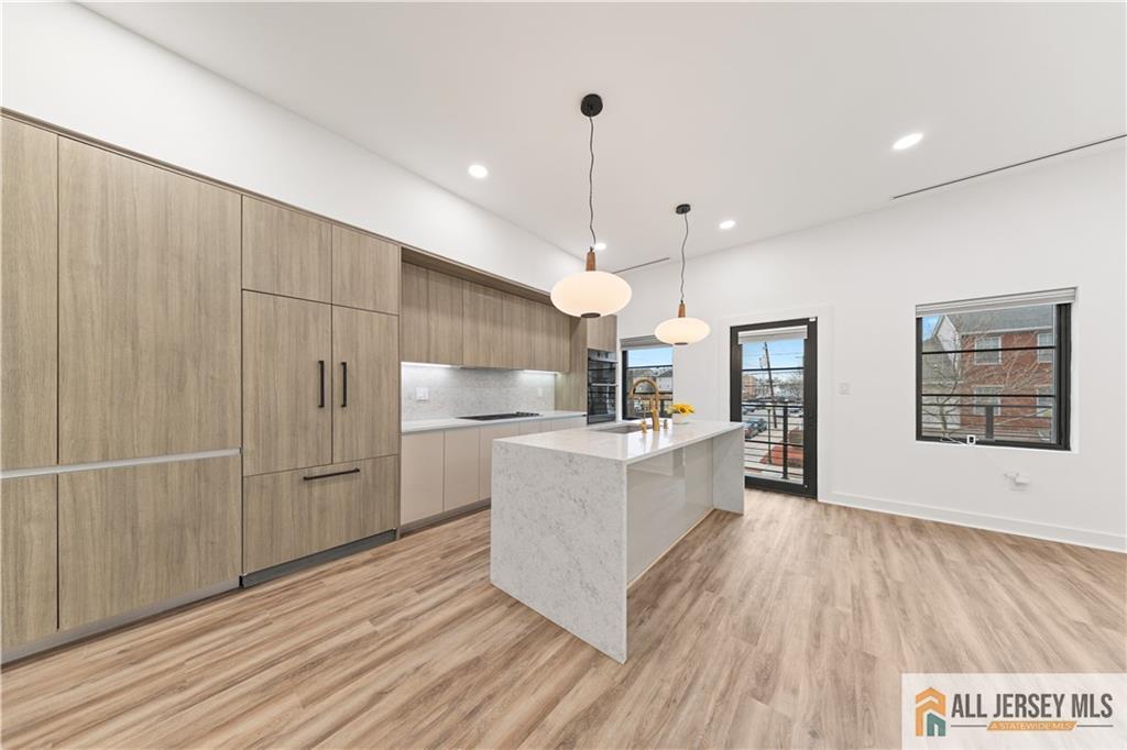 2 Harbor Front Plaza Image 4