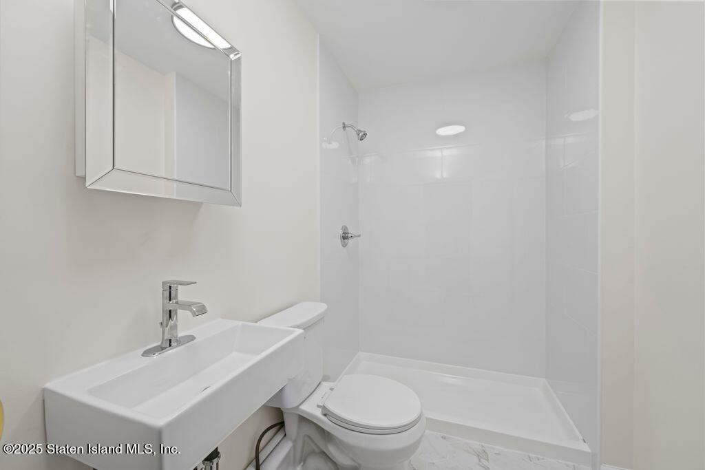 725 Davis Avenue, Staten Island, NY, 10310 image 23