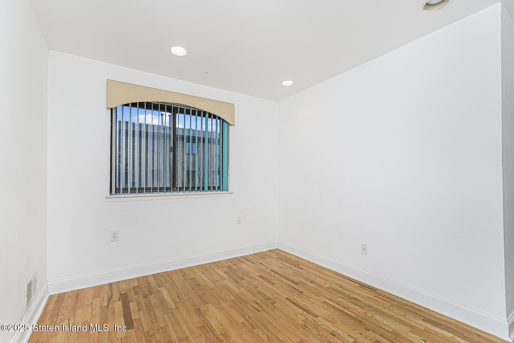 79 Claradon Lane, Staten Island, NY, 10305 image 19