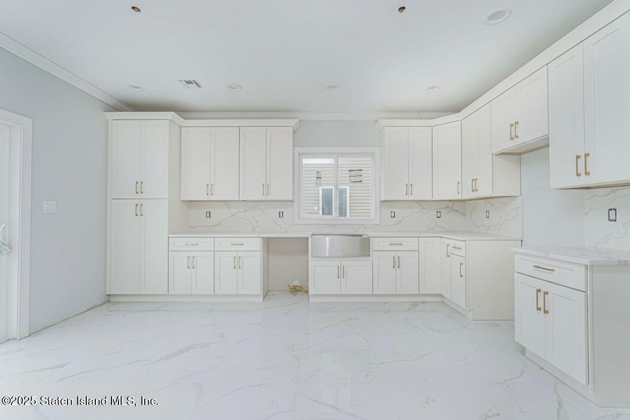 77 Alberta Avenue Image 2