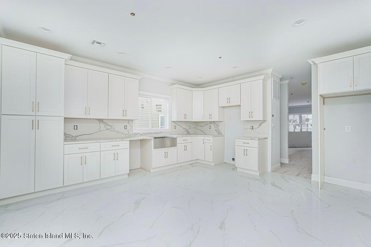 77 Alberta Avenue Image 4