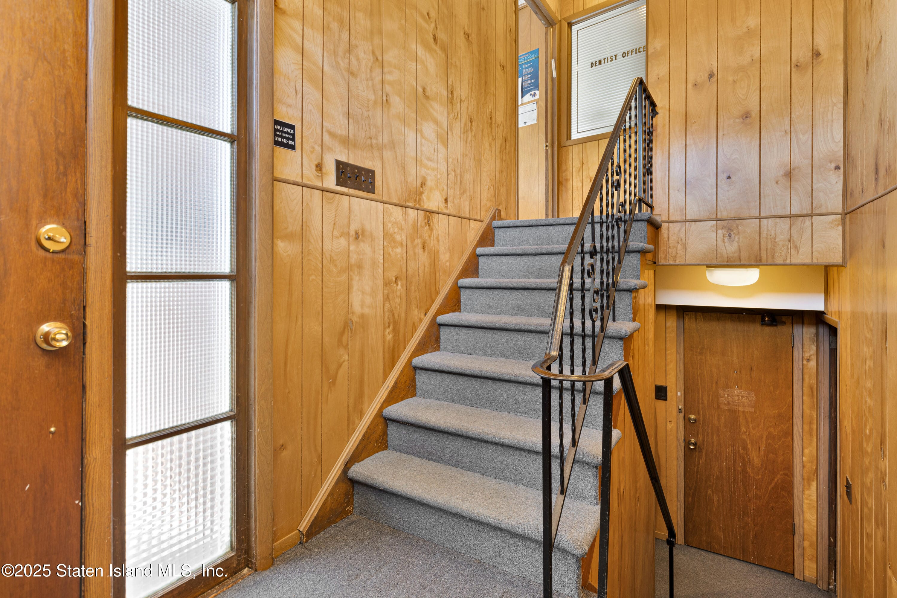 1625 Victory Boulevard Image 2