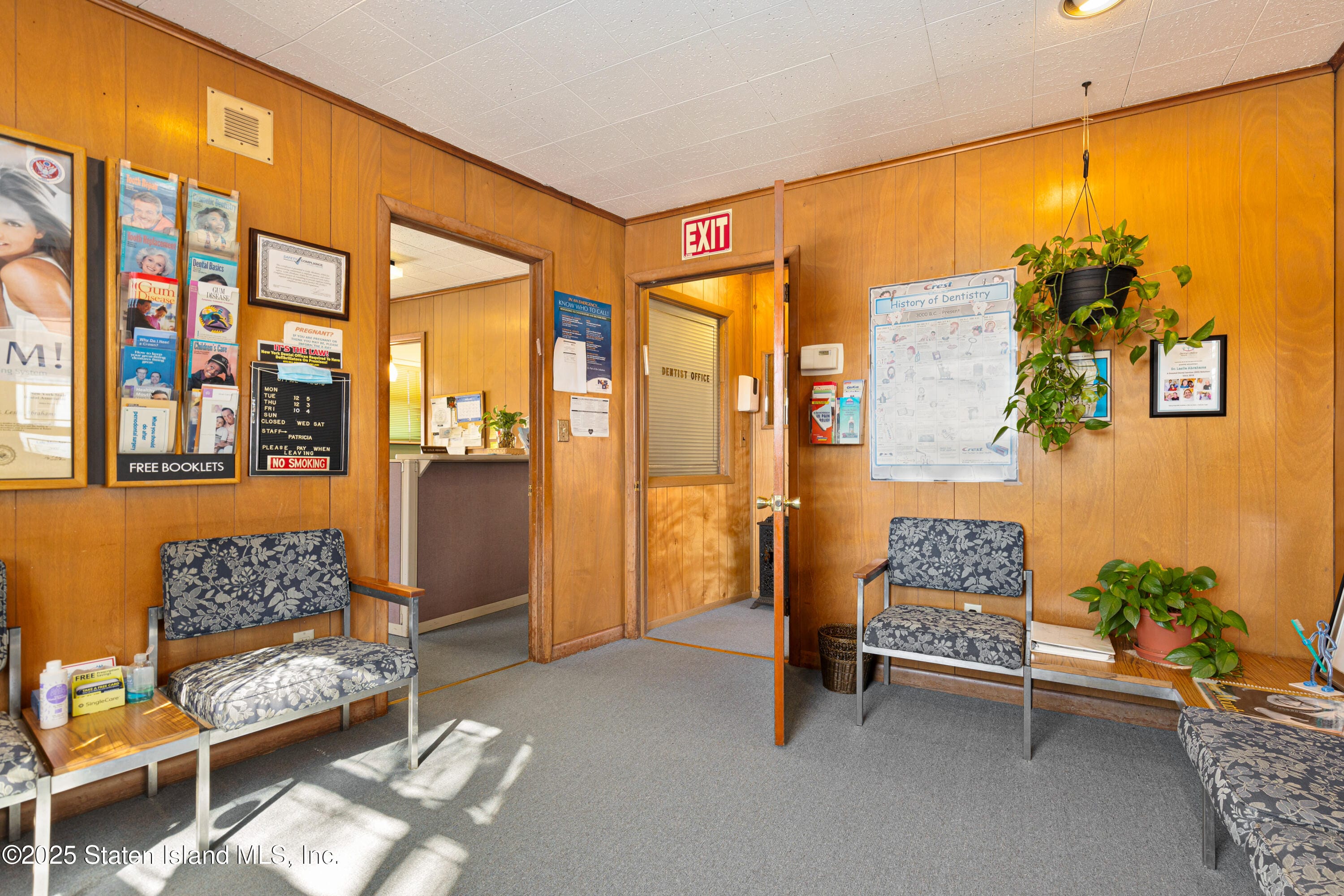 1625 Victory Boulevard Image 3