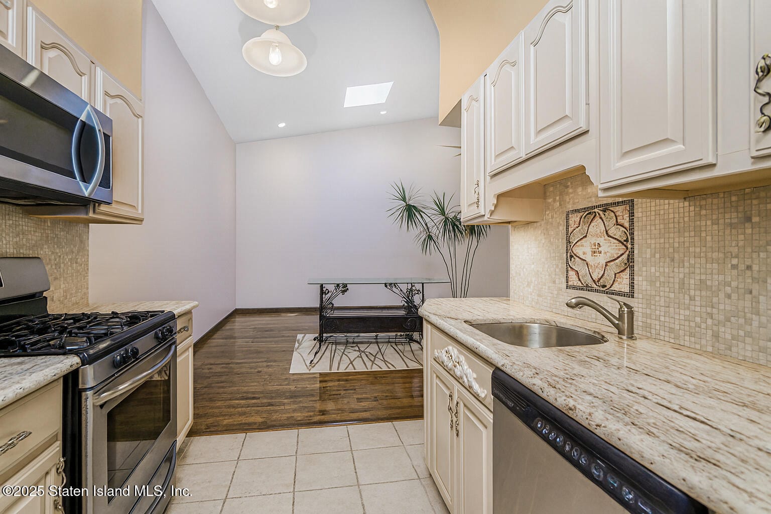 175 Winding Woods Loop 69, Staten Island, NY, 10307 image 14