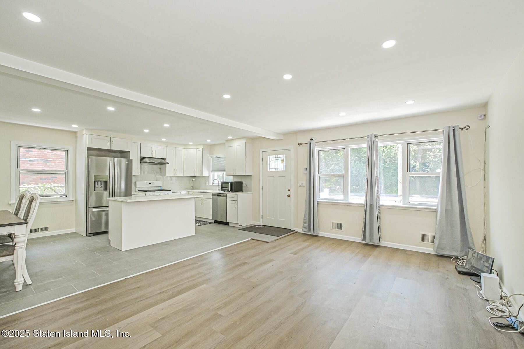 3601 Hylan Boulevard Image 5