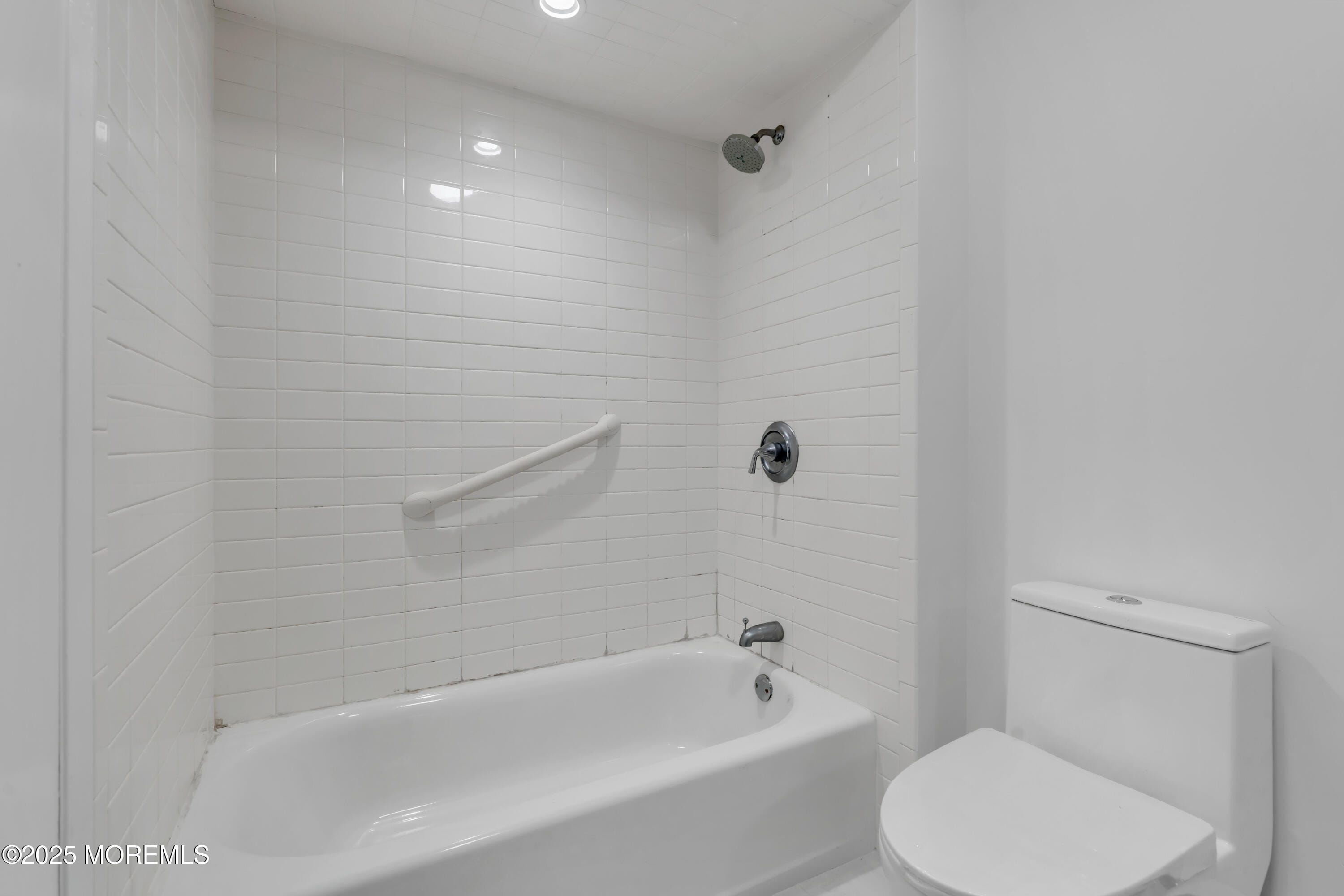 55 Amberly Drive G, Manalapan, NJ, 07726 image 23