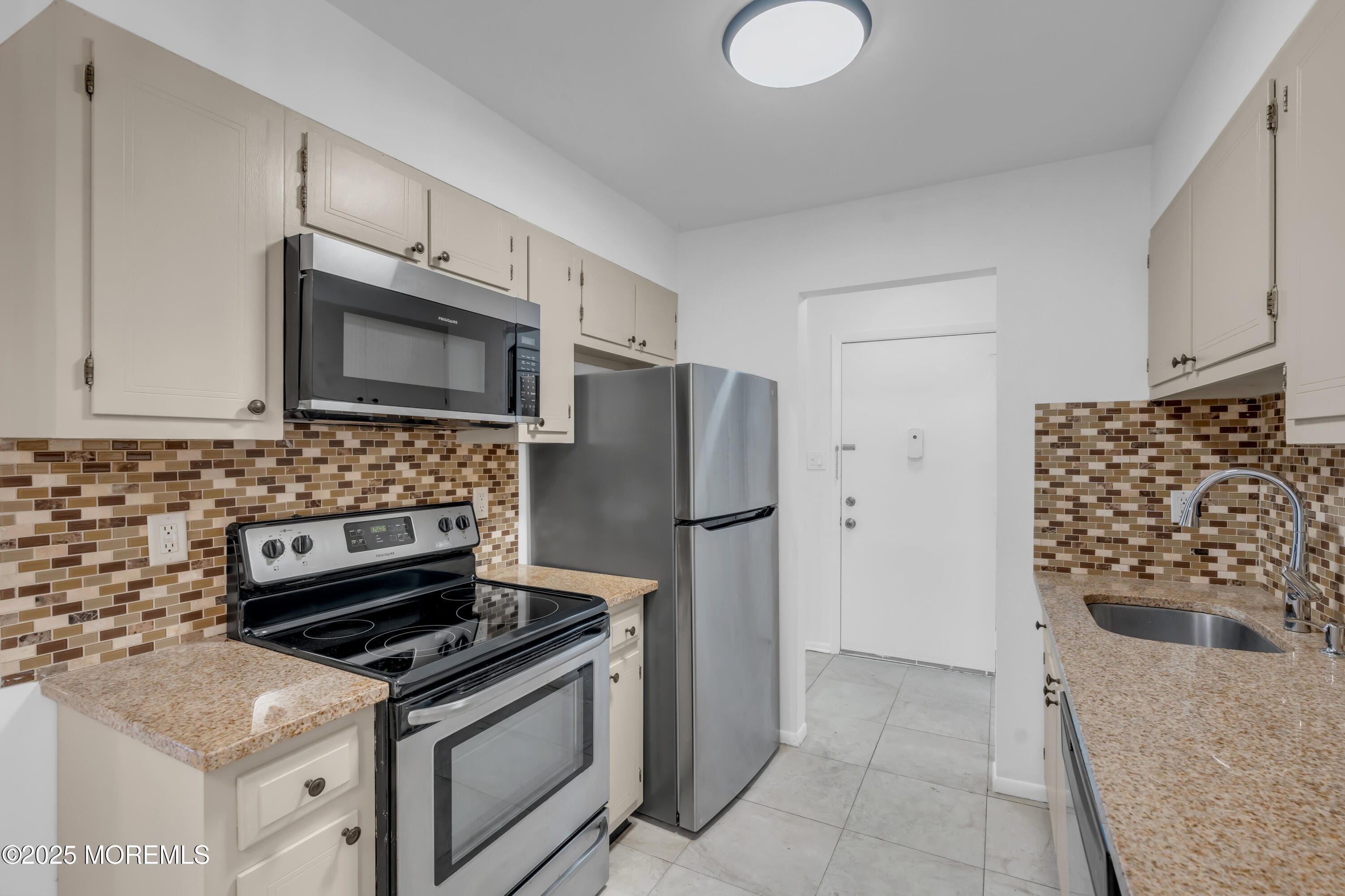 55 Amberly Drive G Image 3