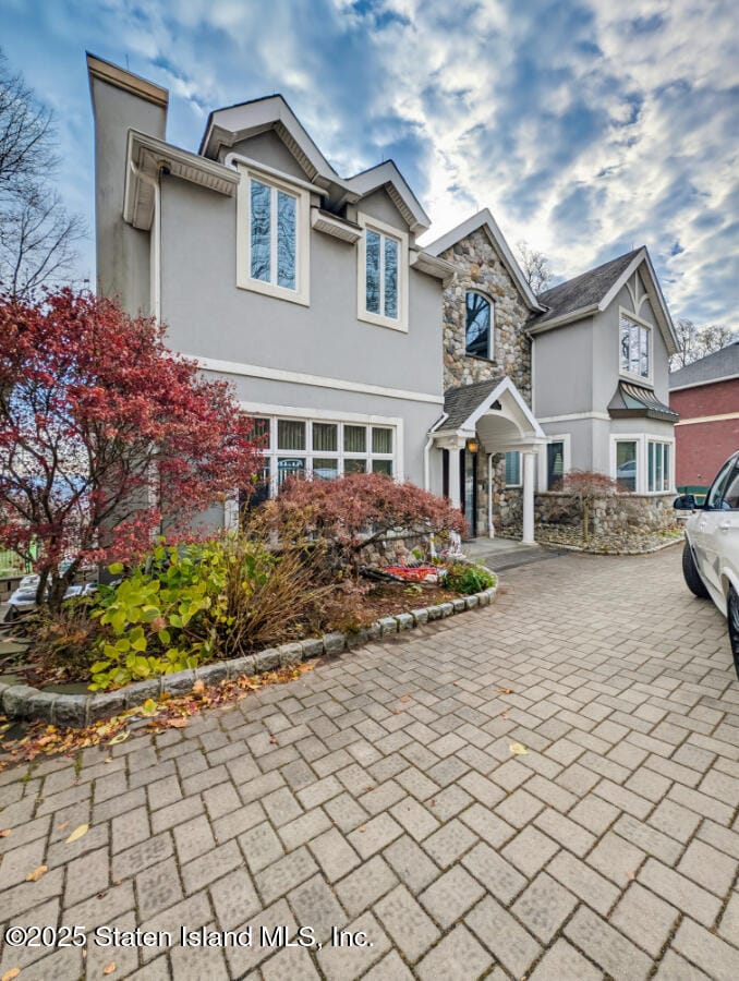 174 Douglas Road Image 1