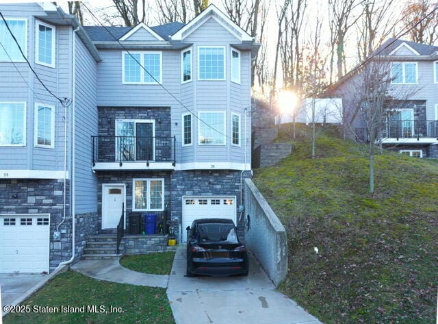 28 Wandel Ave Avenue Image 2