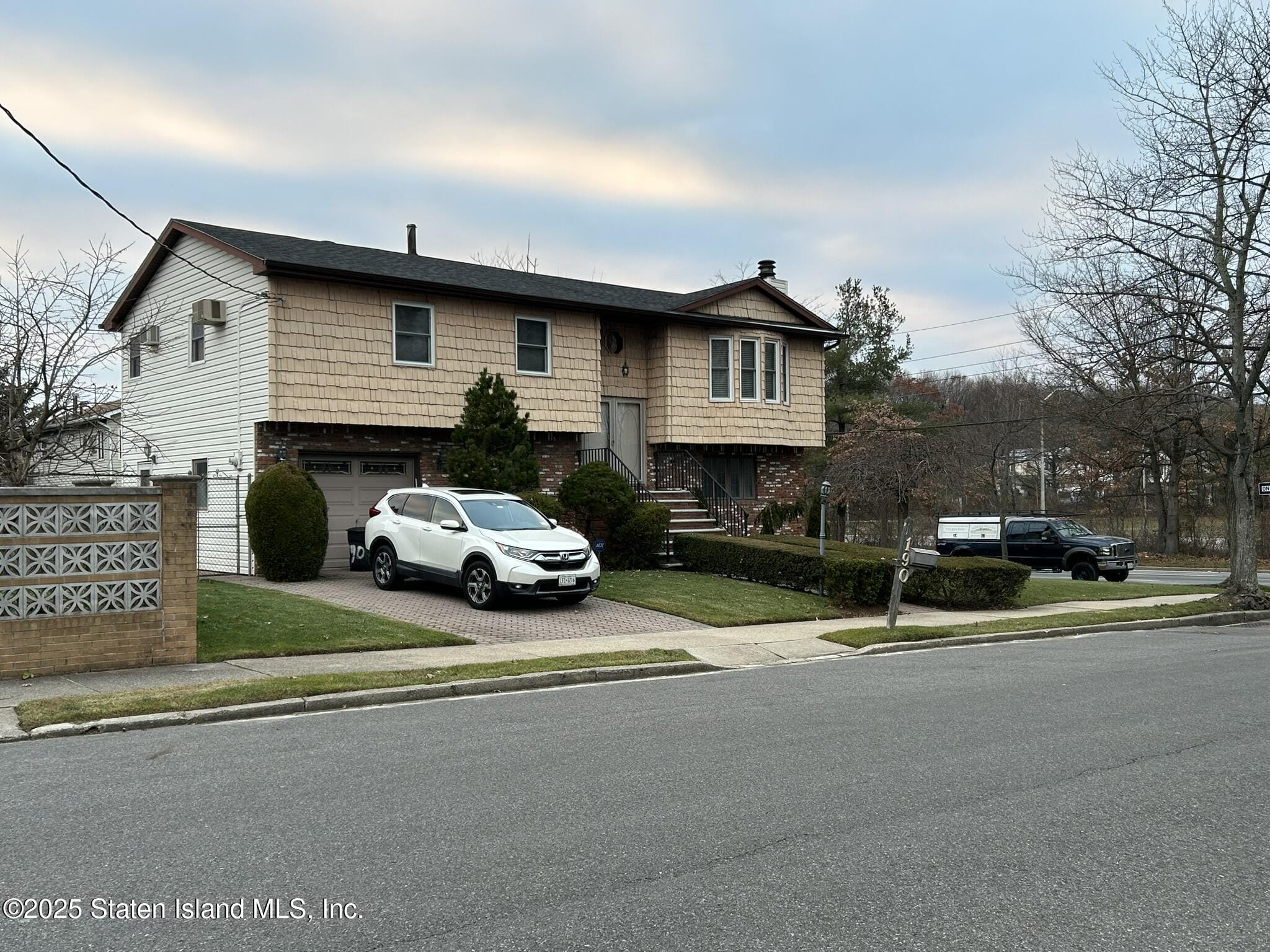 190 Parkwood Avenue Image 4