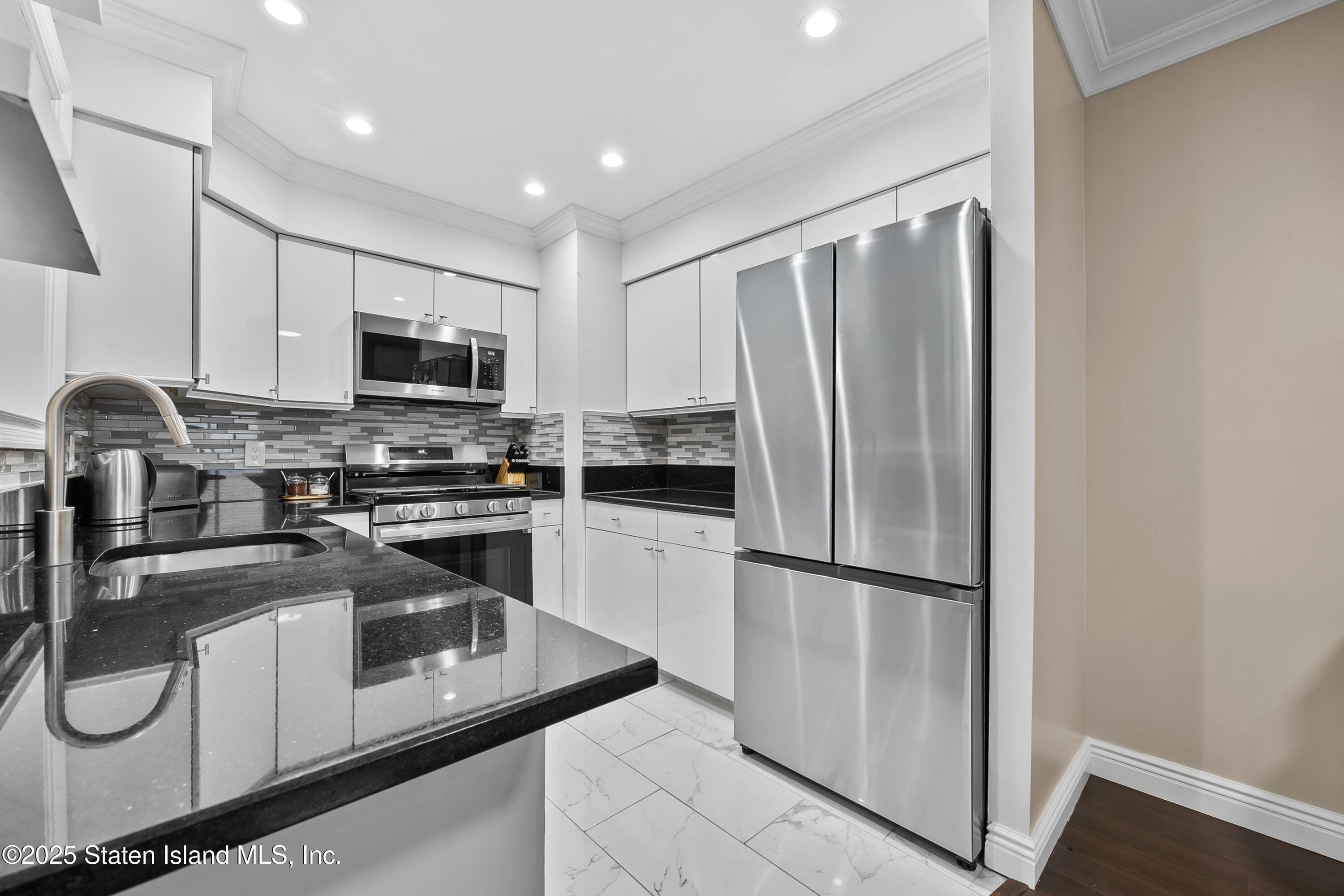 512 Ilyssa Way, Staten Island, NY, 10312 image 12